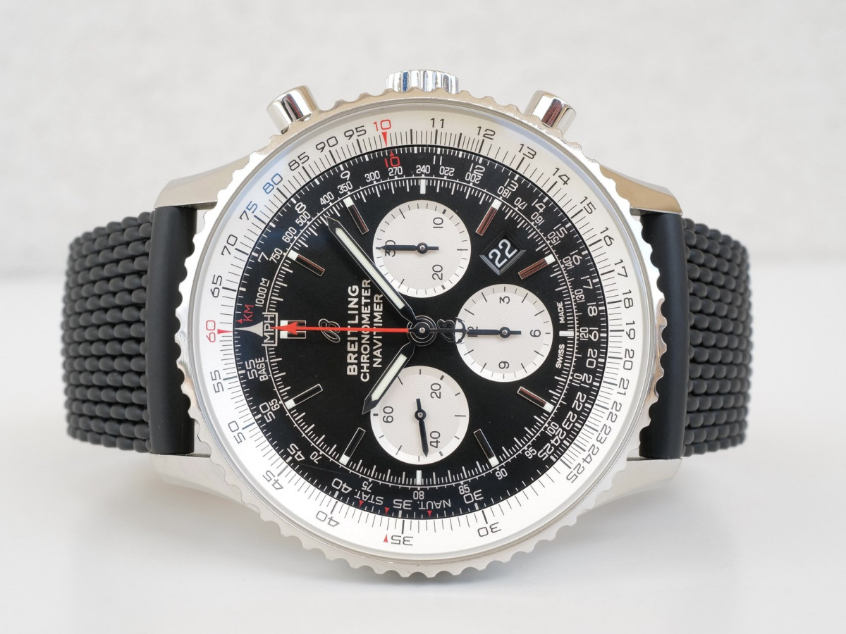 Швейцарський годинник Breitling Navitimer B01 Chronograph 46 Panda Dial