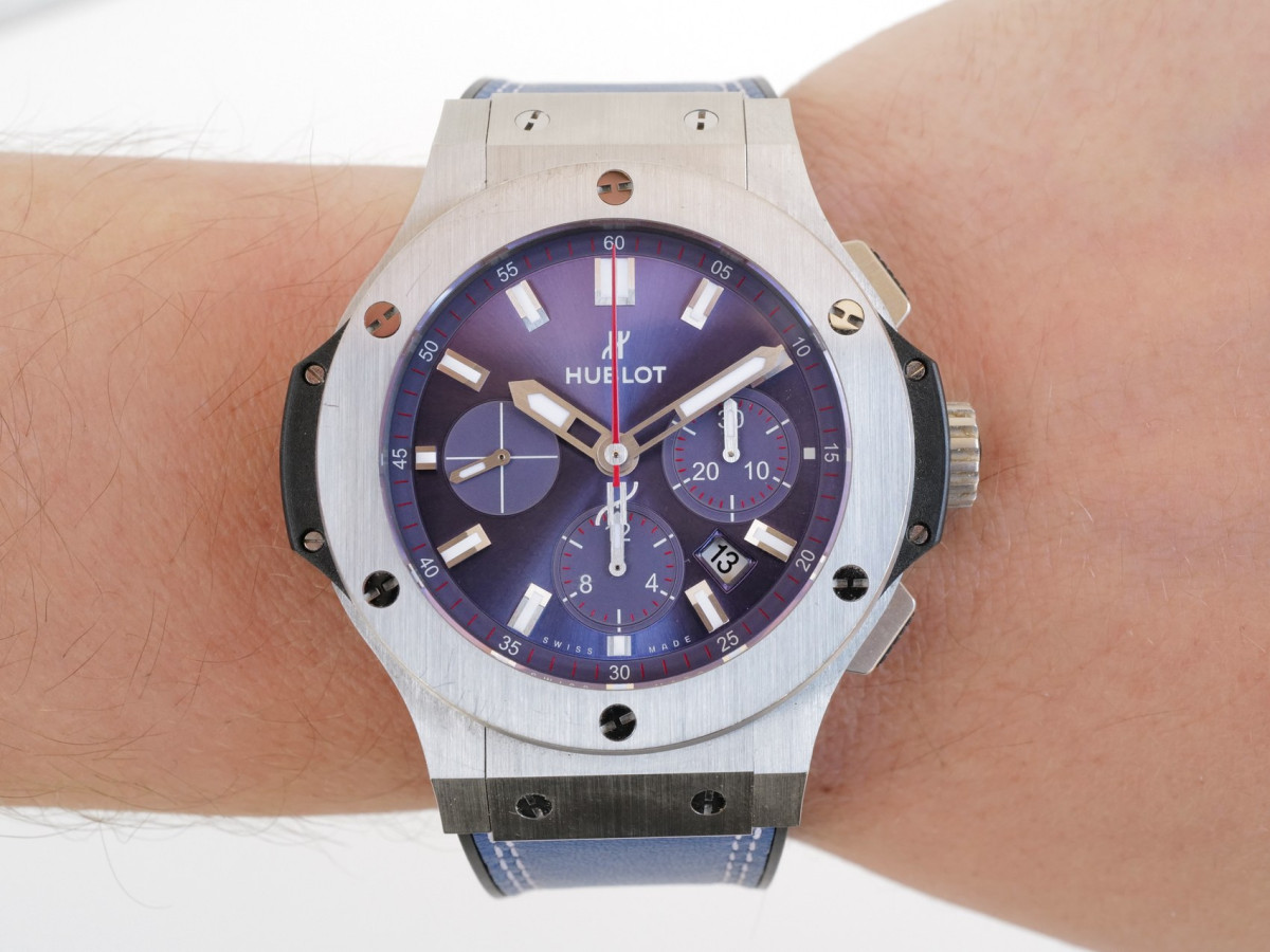Швейцарские часы Hublot Big Bang 44 JFA Special Edition Blue