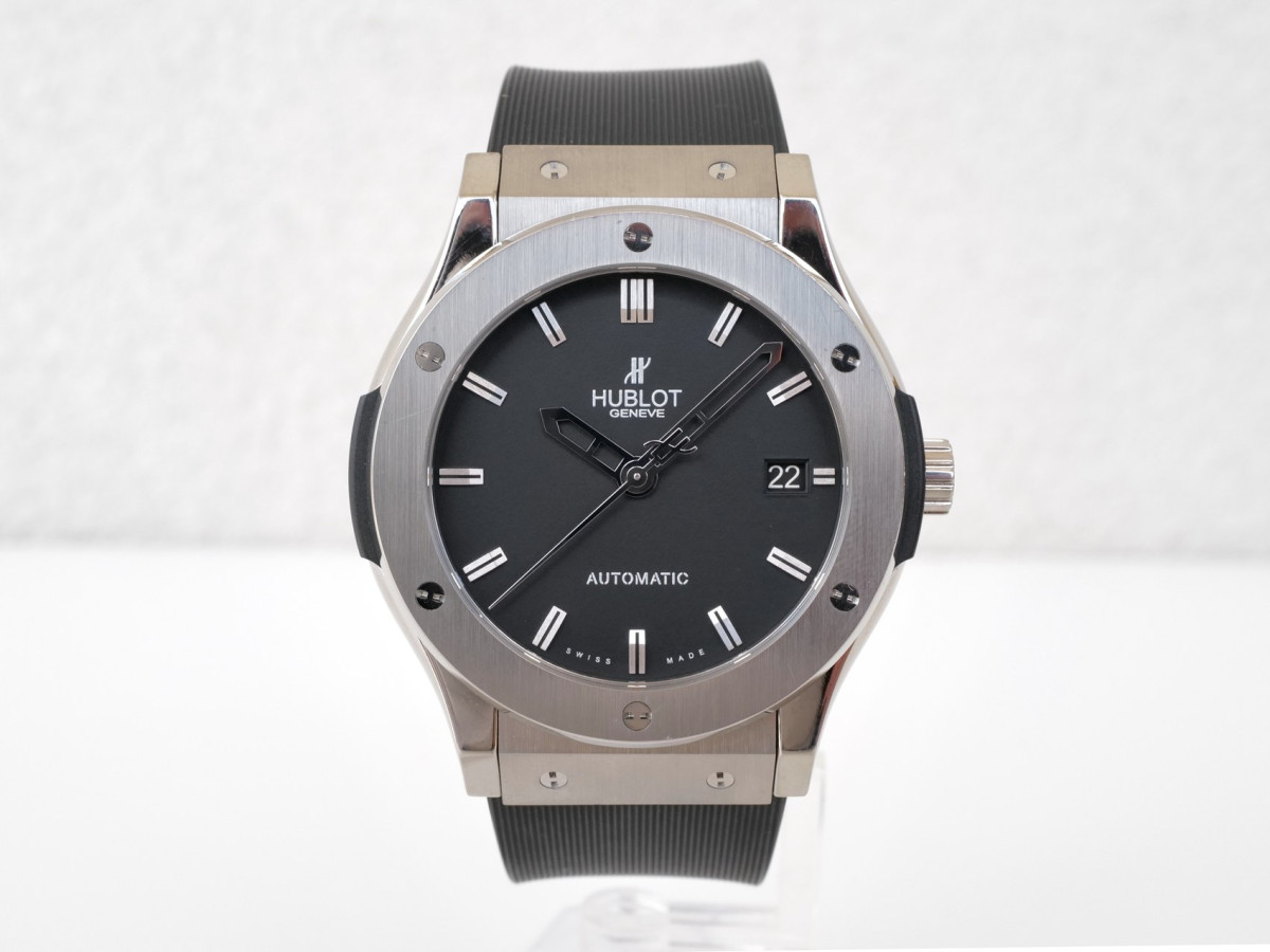 Швейцарський годинник Hublot Classic Fusion 45 Titanium Black Dial