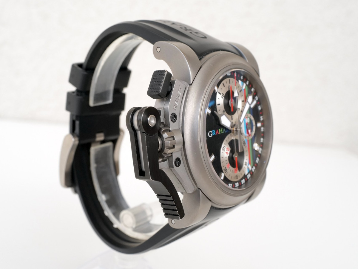Швейцарские часы Graham Chronofighter Oversize 47 Titanium Limited Edition of 200