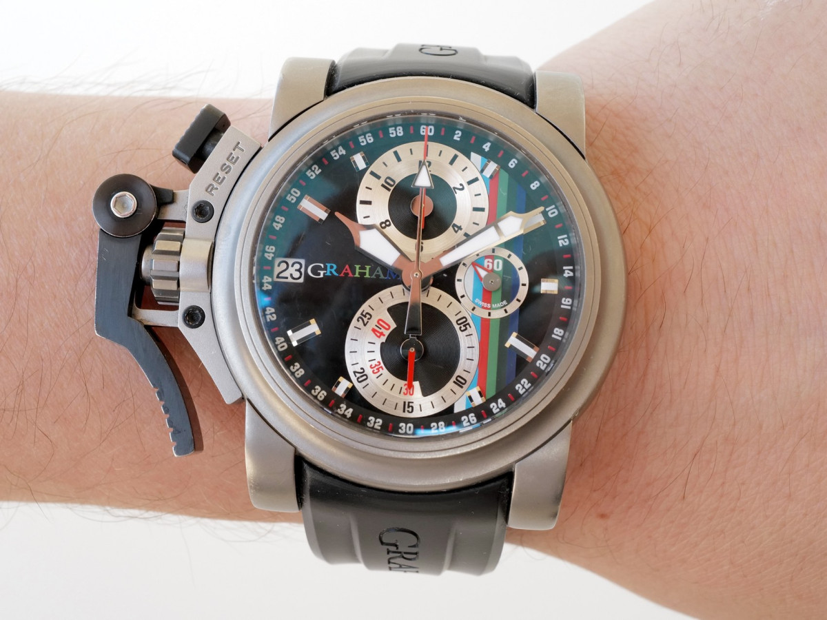 Швейцарские часы Graham Chronofighter Oversize 47 Titanium Limited Edition of 200