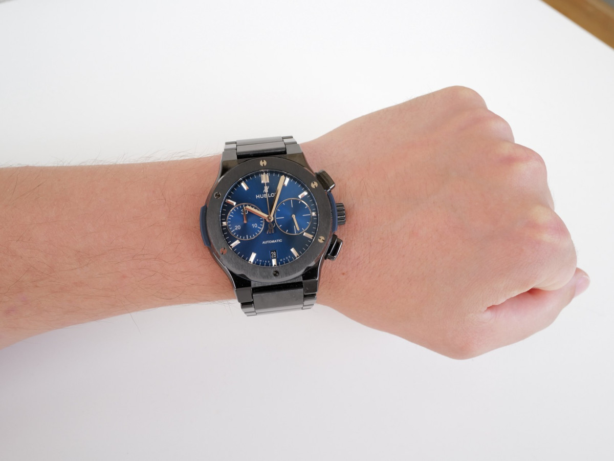 Швейцарские часы Hublot Classic Fusion 45 Chronograph Ceramic Blue Bracelet