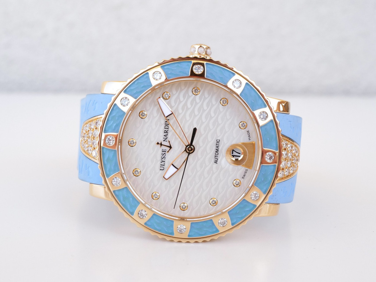 Швейцарские часы Ulysse Nardin 40 Lady Diver 18K Rose Gold MOP Diamond Dial