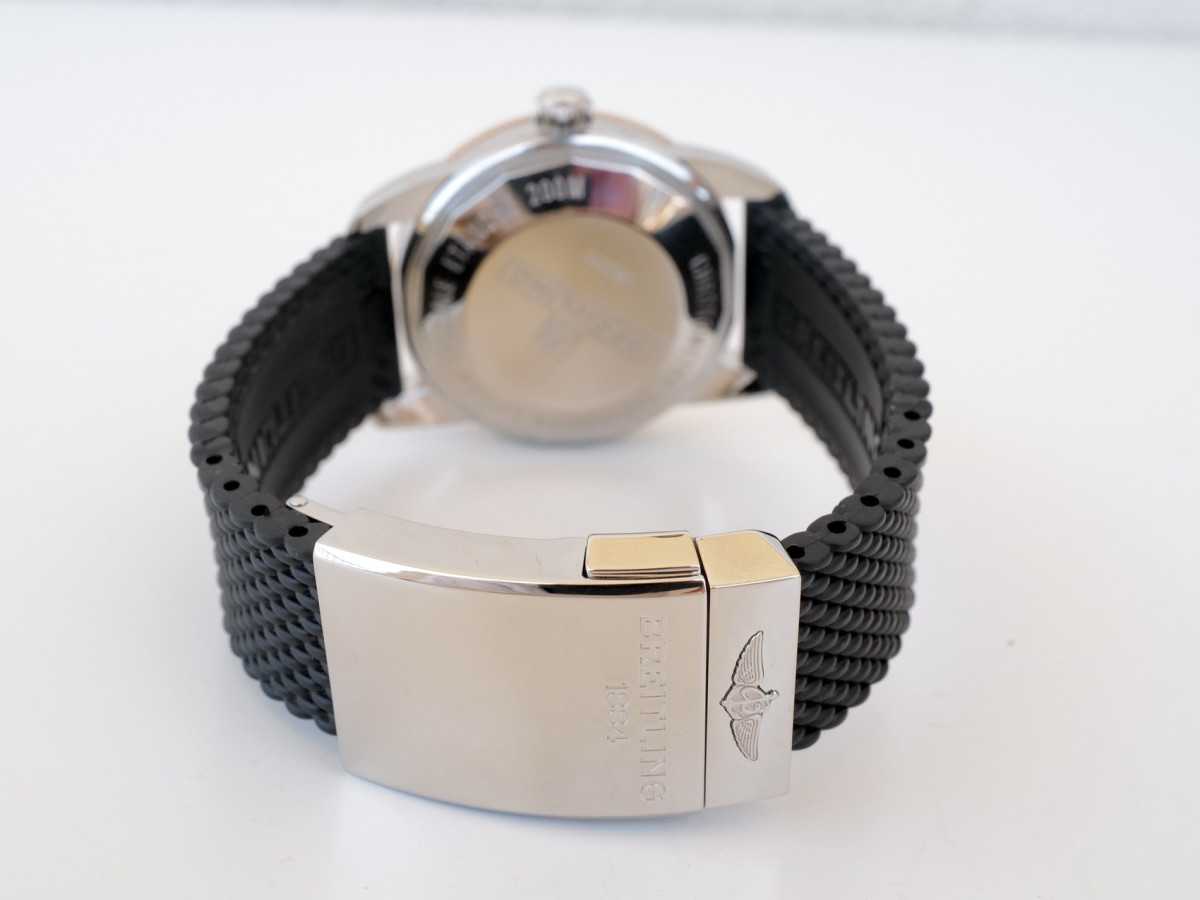 Швейцарський годинник Breitling Superocean Heritage B20 Automatic 42 Black