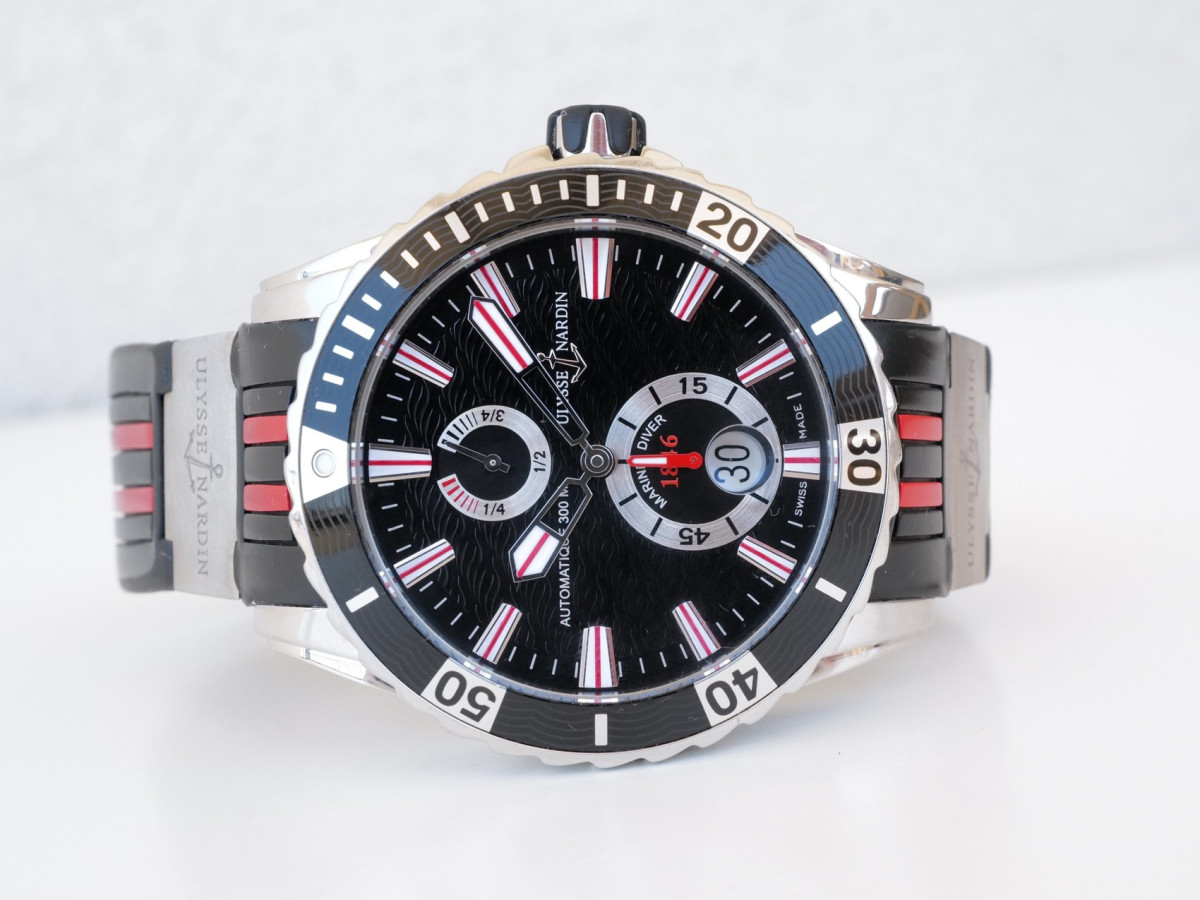 Швейцарський годинник Ulysse Nardin Marine Diver 44 Black Dial