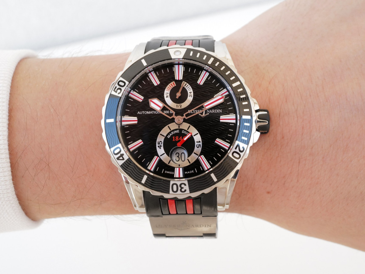 Швейцарський годинник Ulysse Nardin Marine Diver 44 Black Dial