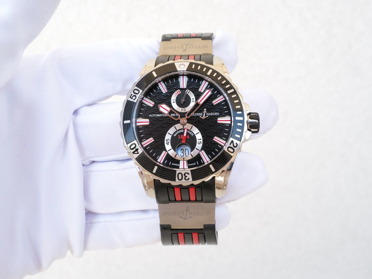 Швейцарський годинник Ulysse Nardin Marine Diver 44 Black Dial