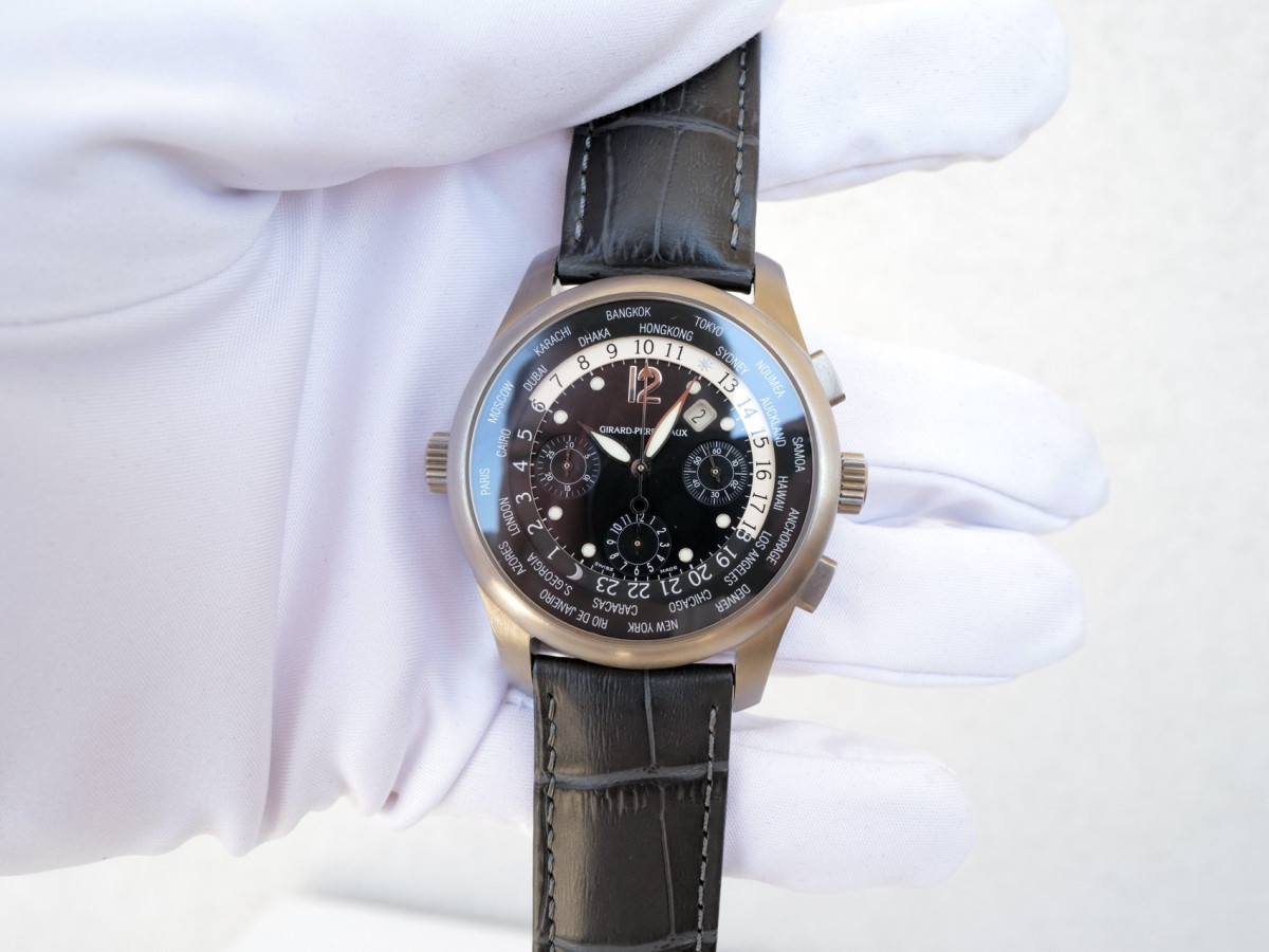 Швейцарские часы Girard Perregaux WW.TC World Time Chronograph Titanium 43