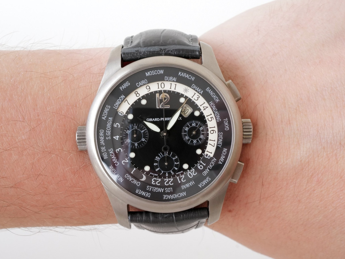 Швейцарские часы Girard Perregaux WW.TC World Time Chronograph Titanium 43
