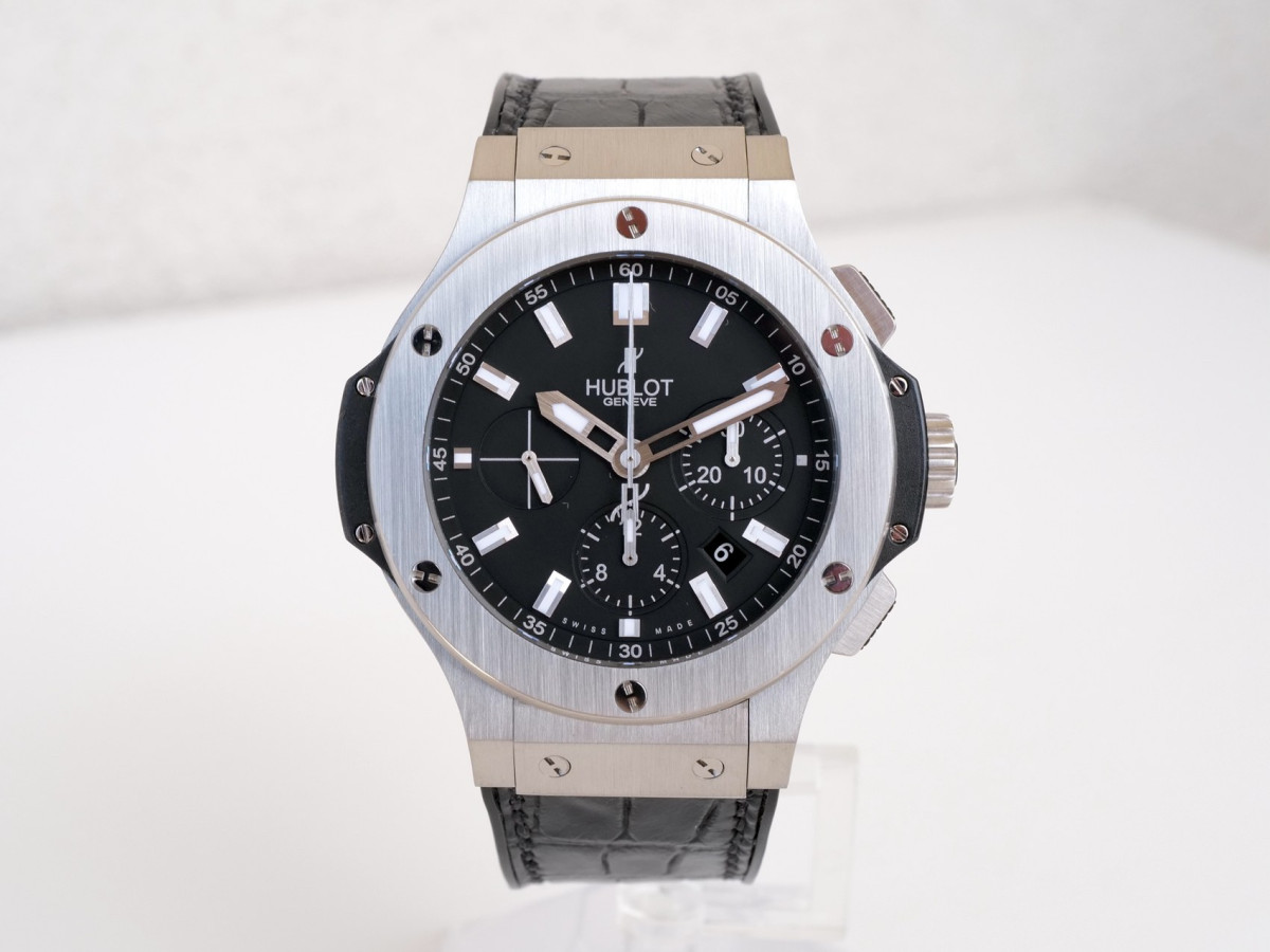 Швейцарський годинник Hublot Big Bang 44 Chronograph Black Dial