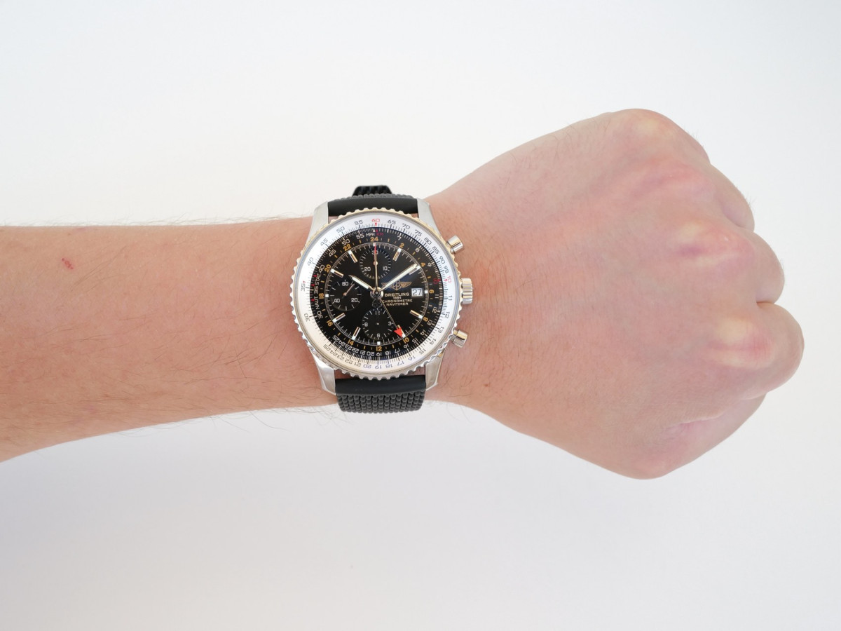 Швейцарський годинник Breitling Navitimer 1 Black Dial Rubber Strap GMT 46
