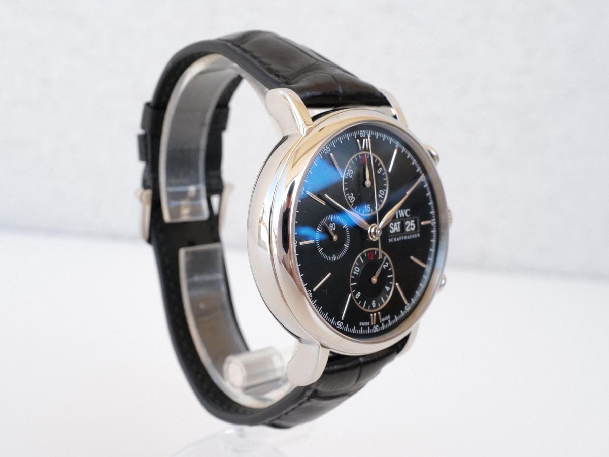 Швейцарские часы IWC Portofino Chronograph Black Dial 42