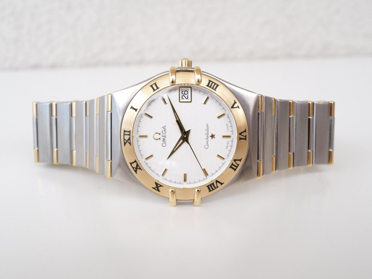 Швейцарские часы Omega Constellation Quartz Steel 18K Yellow Gold 34