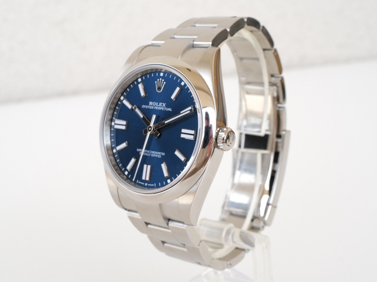 Швейцарський годинник Rolex Oyster Perpetual 41 Blue Dial