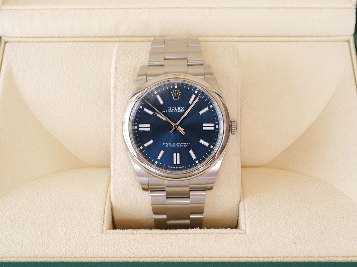 Швейцарський годинник Rolex Oyster Perpetual 41 Blue Dial