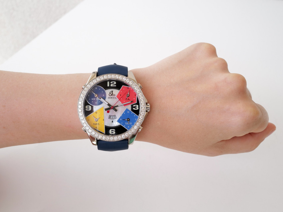 Швейцарские часы Jacob & Co. Five Time Zone 3.25ct Diamond MOP Dial 47