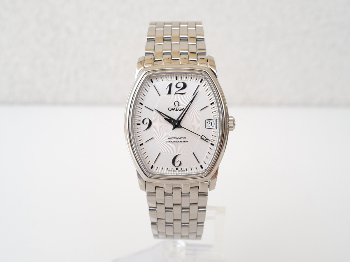 Швейцарские часы Omega De Ville Prestige Co-Axial Tonneau Silver Dial