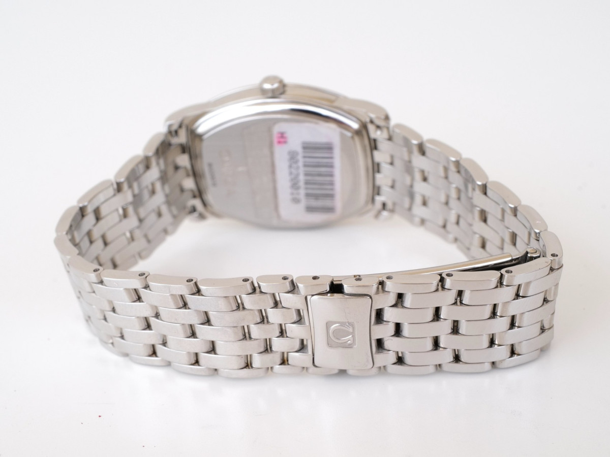 Швейцарские часы Omega De Ville Prestige Co-Axial Tonneau Silver Dial