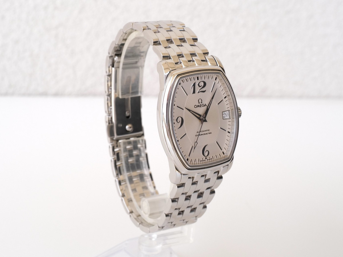 Швейцарские часы Omega De Ville Prestige Co-Axial Tonneau Silver Dial