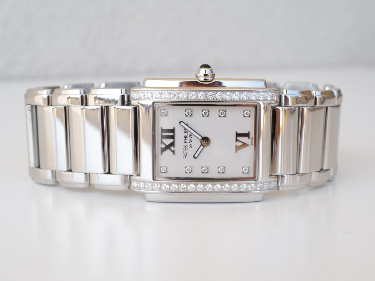 Швейцарський годинник Patek Philippe Twenty~4 White Diamond Dial