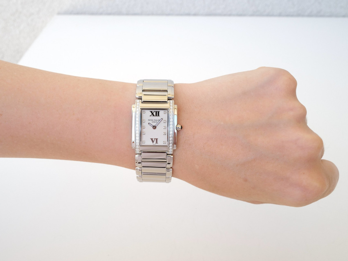 Швейцарський годинник Patek Philippe Twenty~4 White Diamond Dial