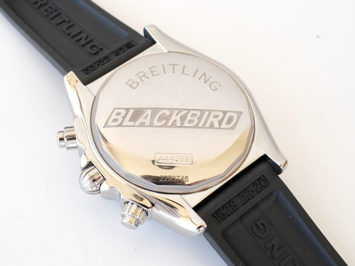 Швейцарские часы Breitling Chronomat Blackbird Big Date Chronograph 44