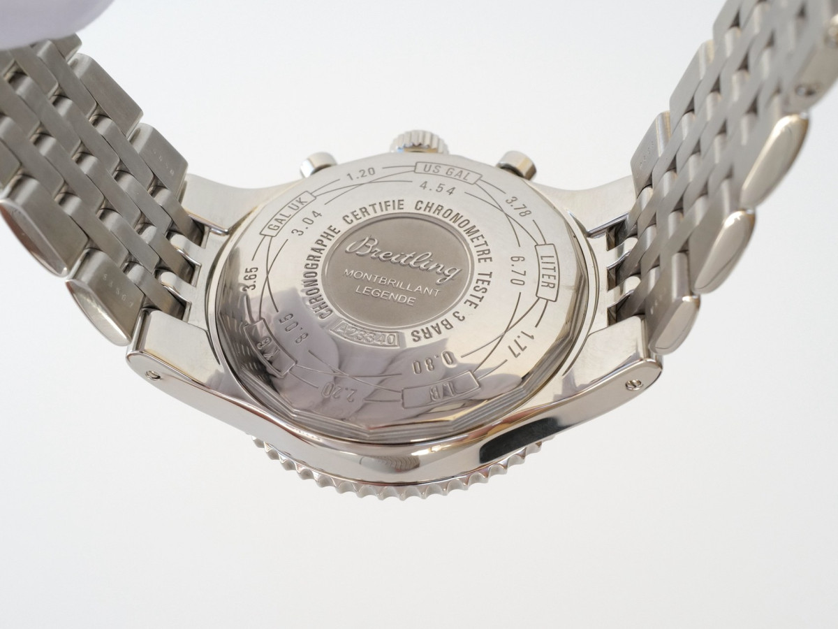 Швейцарские часы Breitling Navitimer Montbrillant Legende Black Dial 47