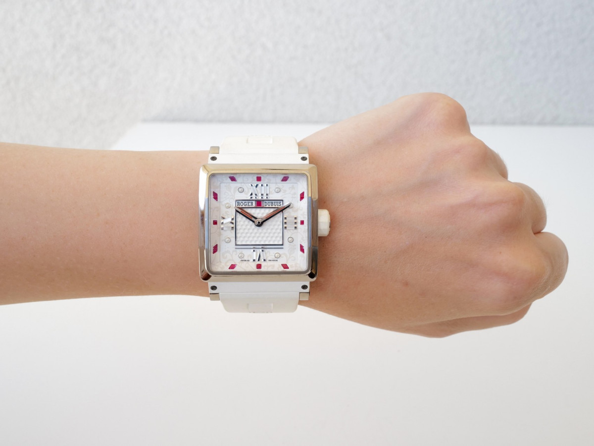 Швейцарський годинник Roger Dubuis KingSquare Titanium White Dial