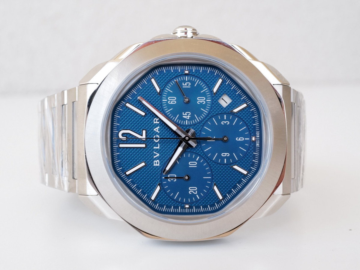 Швейцарський годинник Bulgari Octo Roma Chronograph Blue Dial 42 (2024)