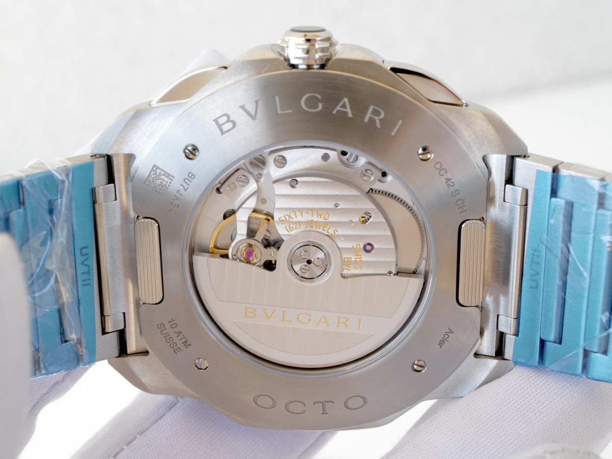 Швейцарський годинник Bulgari Octo Roma Chronograph Blue Dial 42 (2024)