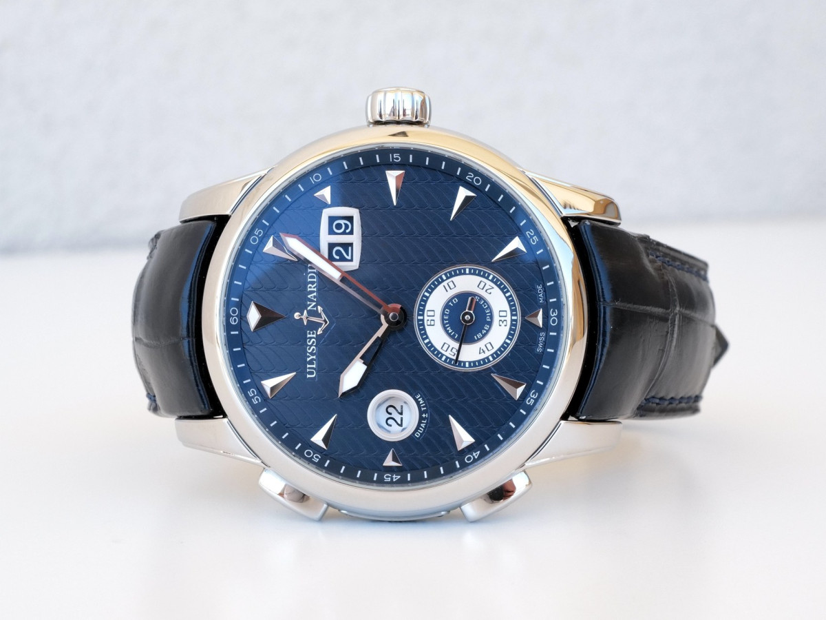 Швейцарские часы Ulysse Nardin Classic Dual Time GMT Blue Dial Limited Edition