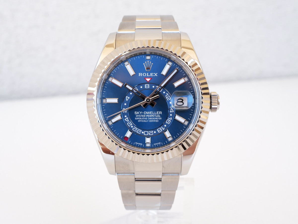 Швейцарские часы Rolex Sky-Dweller Oyster Blue Dial 42