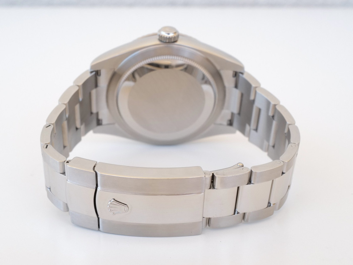 Швейцарские часы Rolex Sky-Dweller Oyster Blue Dial 42