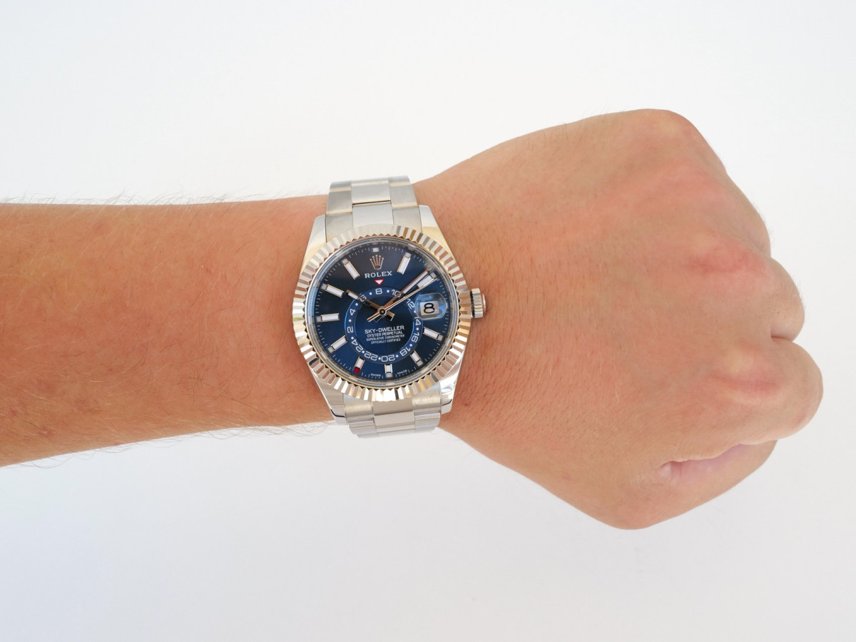 Швейцарские часы Rolex Sky-Dweller Oyster Blue Dial 42
