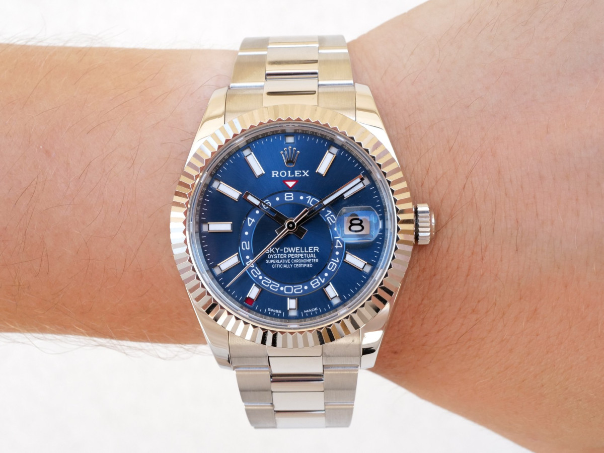 Швейцарские часы Rolex Sky-Dweller Oyster Blue Dial 42