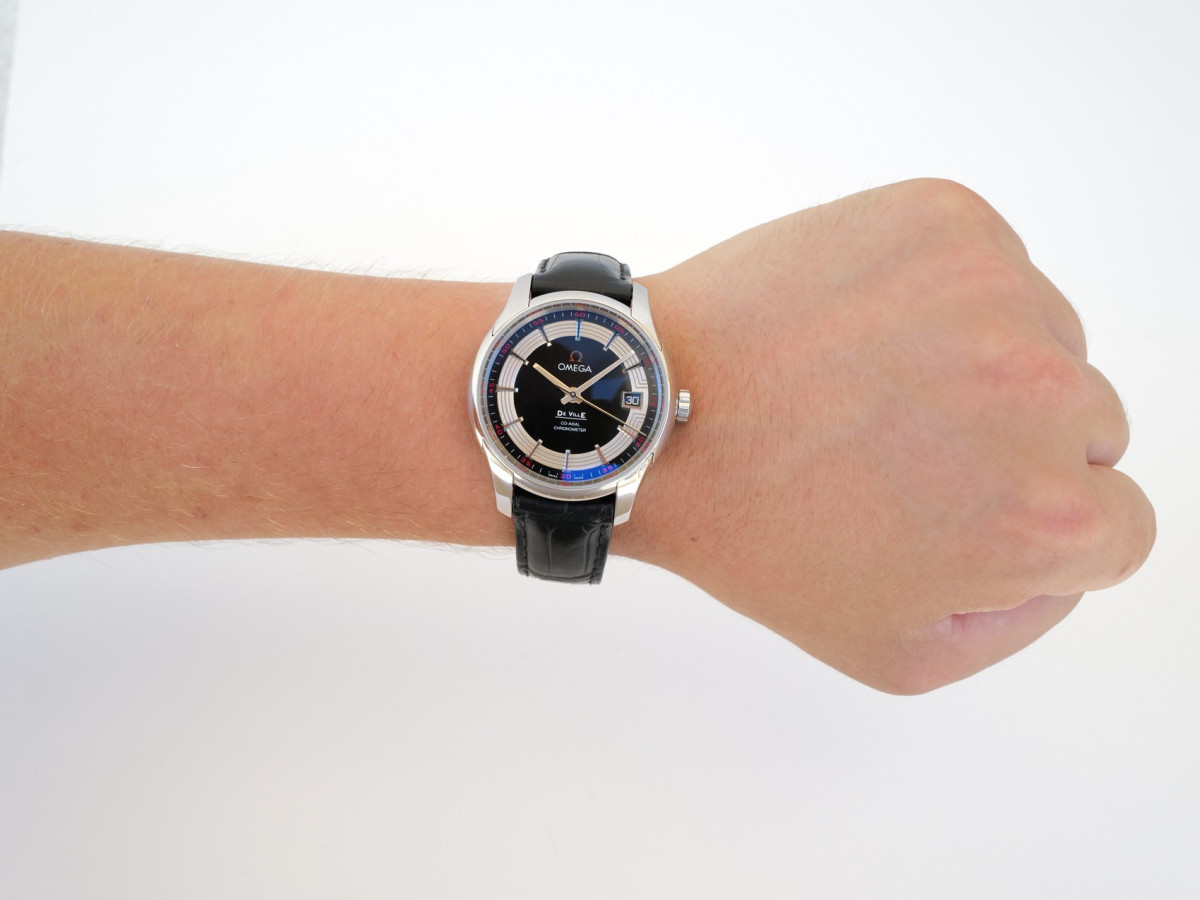 Швейцарские часы Omega De Ville Hour Vision Co-Axial Black Dial 41