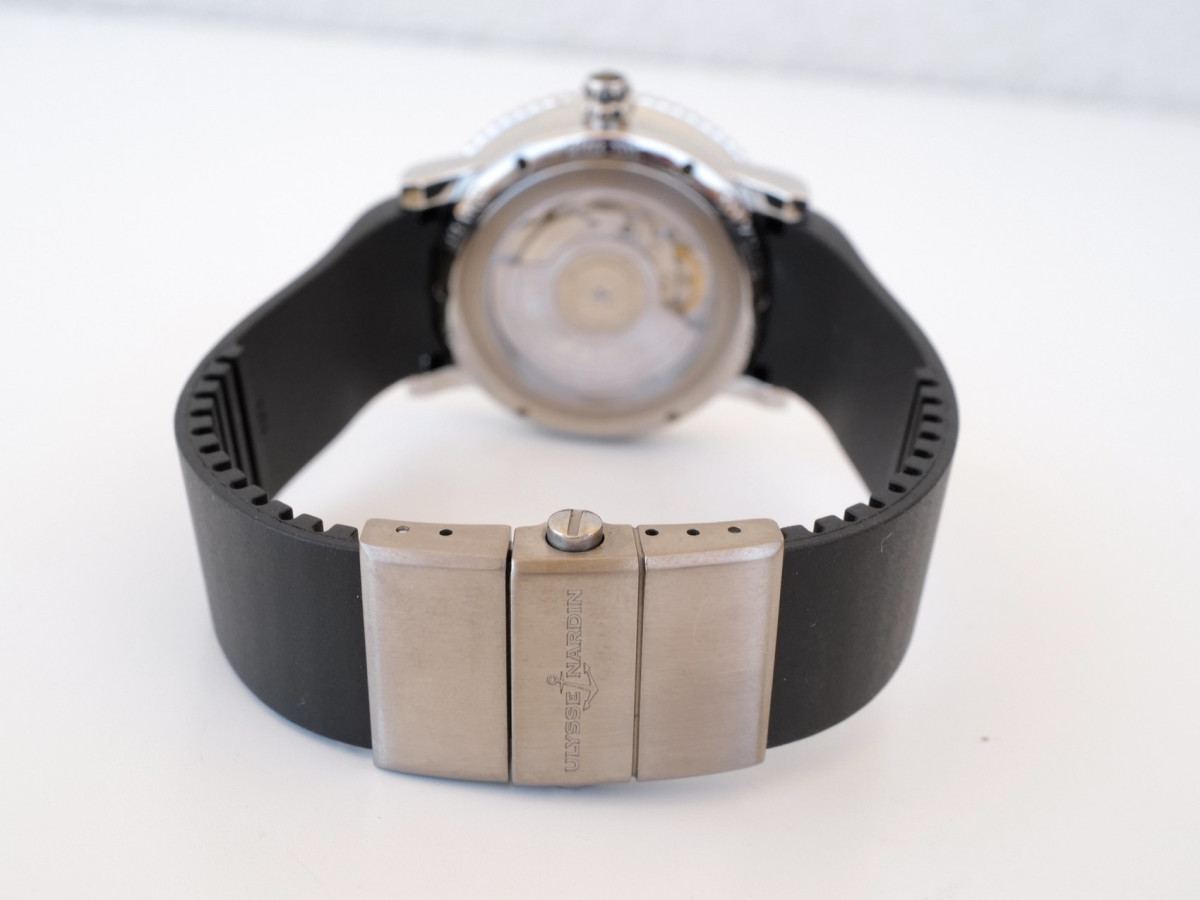 Швейцарские часы Ulysse Nardin Lady Diver Starry Night Black Diamond Dial 40