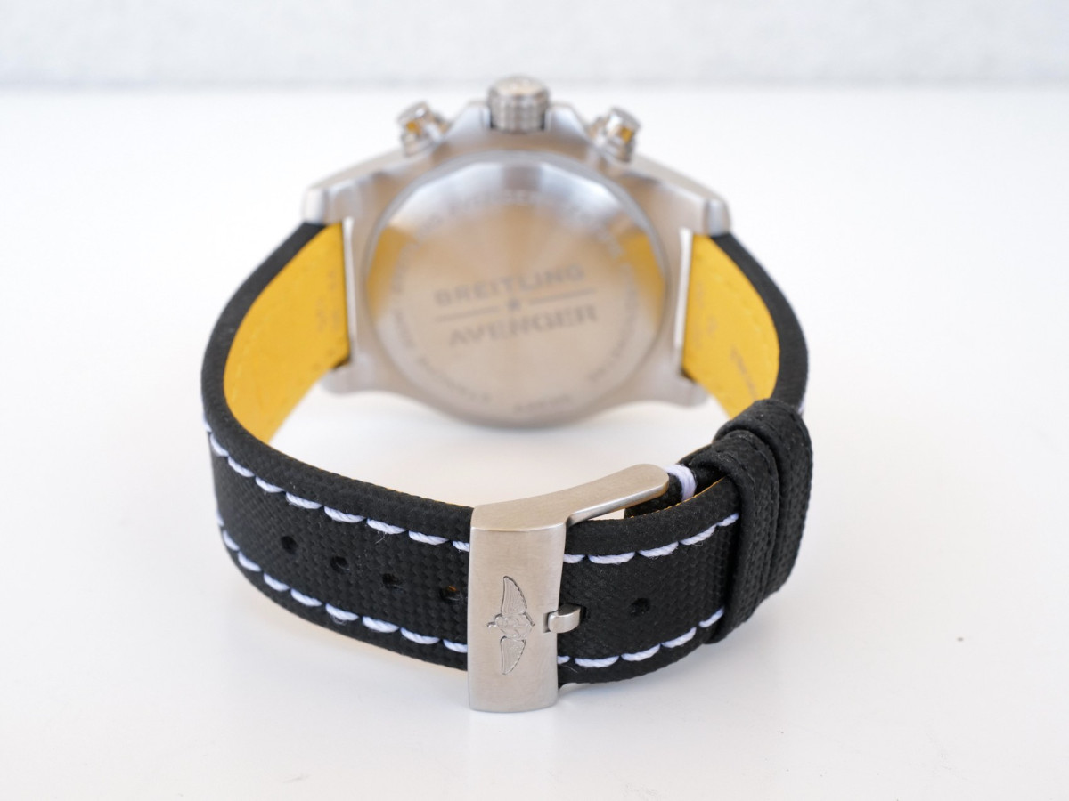 Швейцарские часы Breitling Avenger Chronograph GMT Black Dial 45