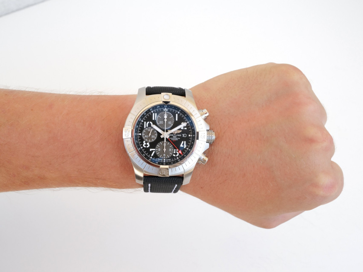 Швейцарские часы Breitling Avenger Chronograph GMT Black Dial 45
