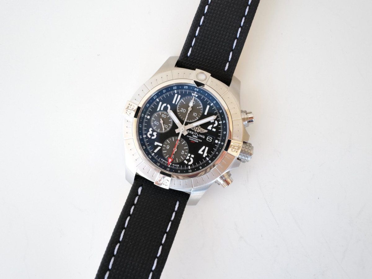 Швейцарские часы Breitling Avenger Chronograph GMT Black Dial 45