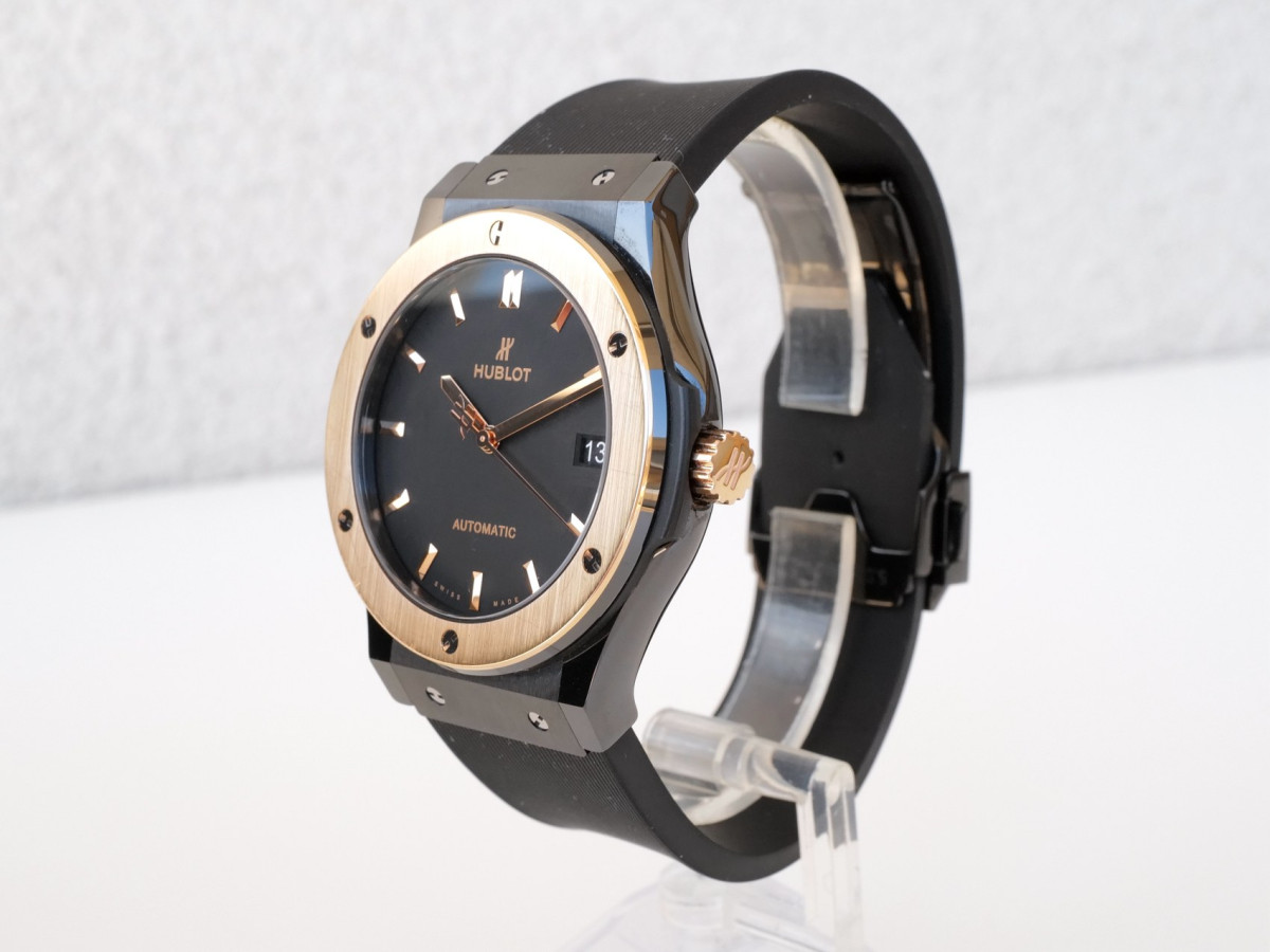 Швейцарские часы Hublot Classic Fusion Ceramic King Gold 45 (2022)