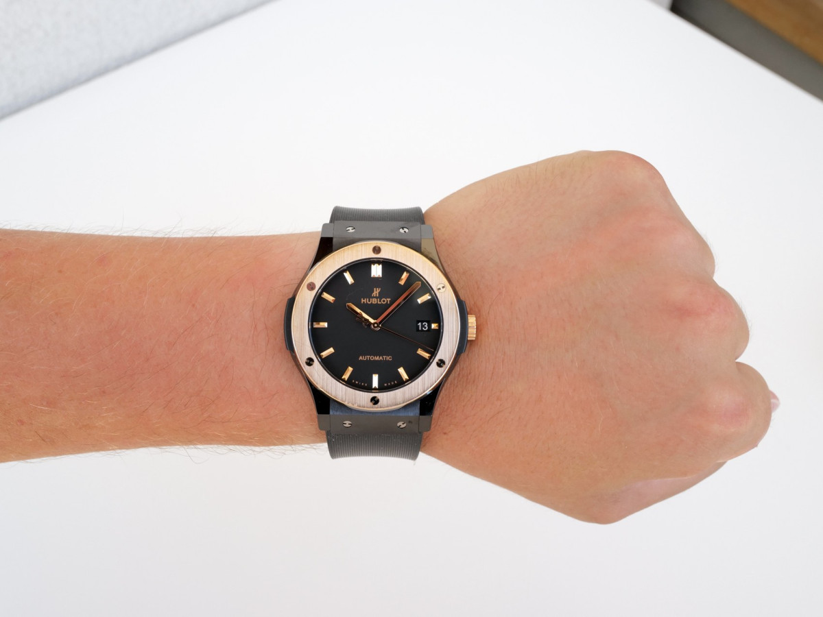 Швейцарские часы Hublot Classic Fusion Ceramic King Gold 45 (2022)