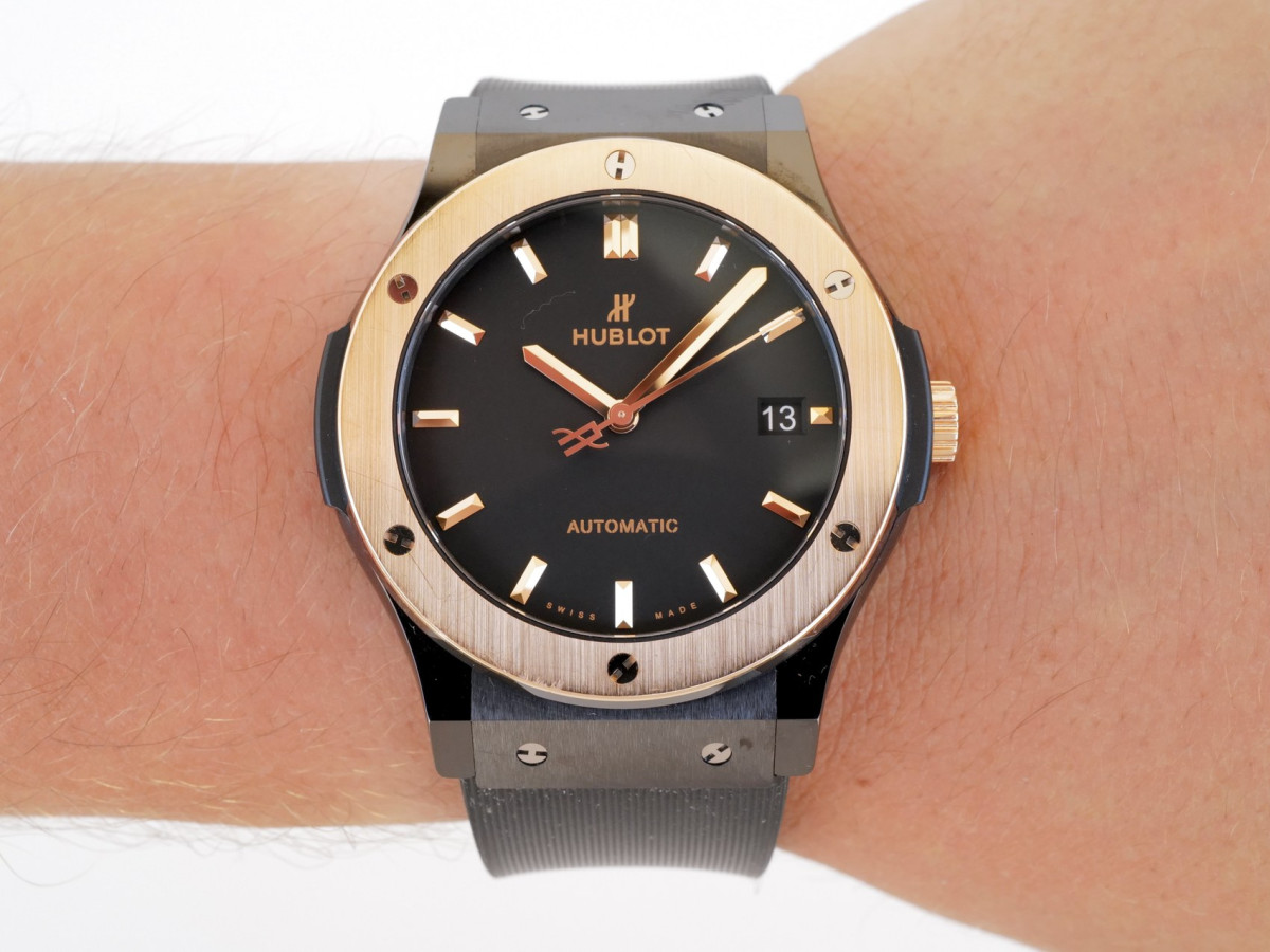 Швейцарские часы Hublot Classic Fusion Ceramic King Gold 45 (2022)