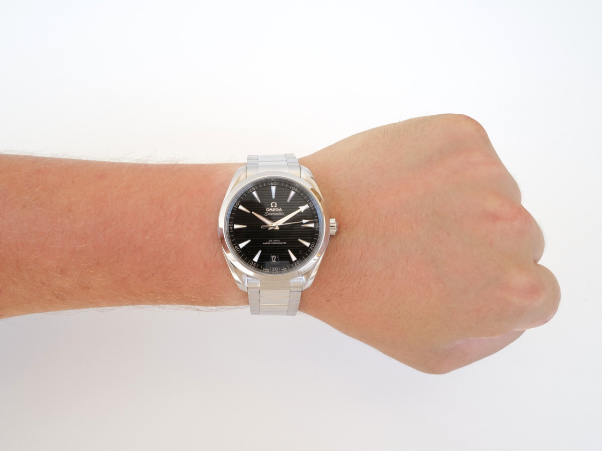 Швейцарские часы Omega Seamaster Aqua Terra 150M Master Chronometer Black Dial 41