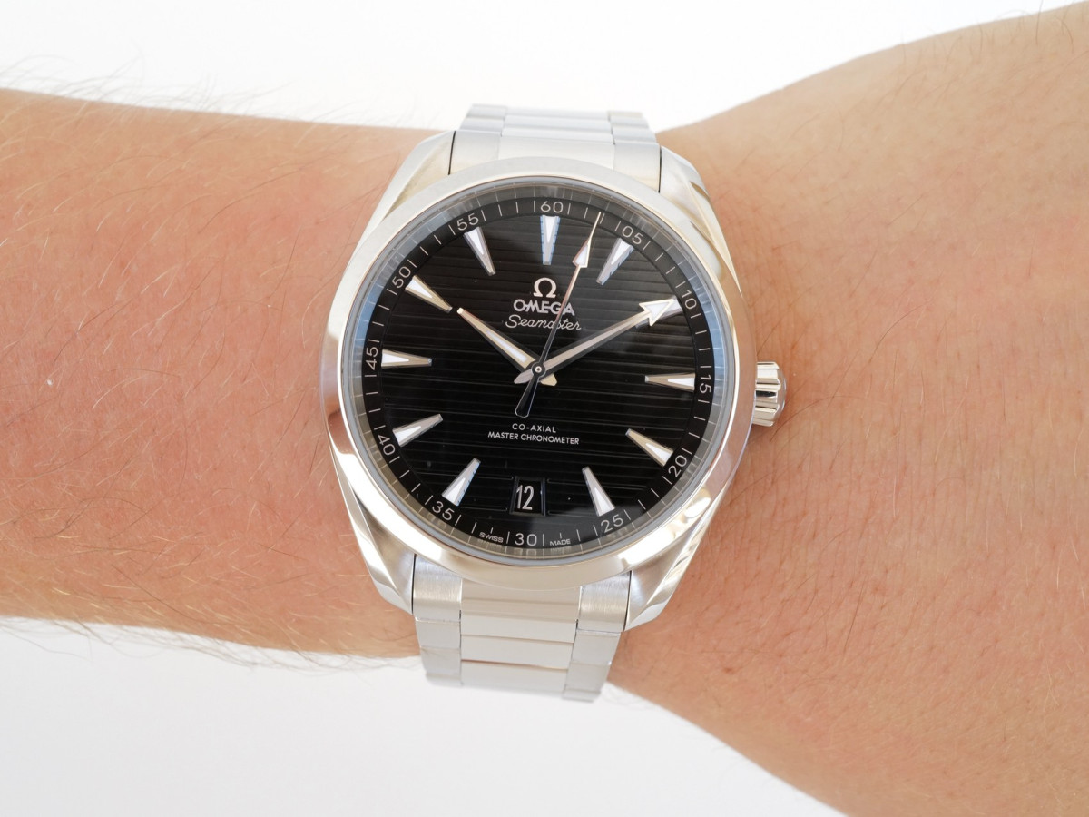 Швейцарские часы Omega Seamaster Aqua Terra 150M Master Chronometer Black Dial 41