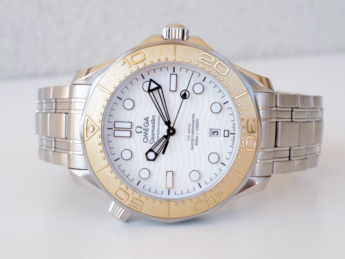 Швейцарские часы Omega Seamaster Diver 300M Co-Axial Master Chronometer Paris 2024