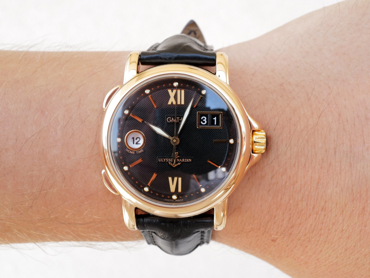 Швейцарський годинник Ulysse Nardin Dual Time GMT Big Date 18K Rose Gold 40