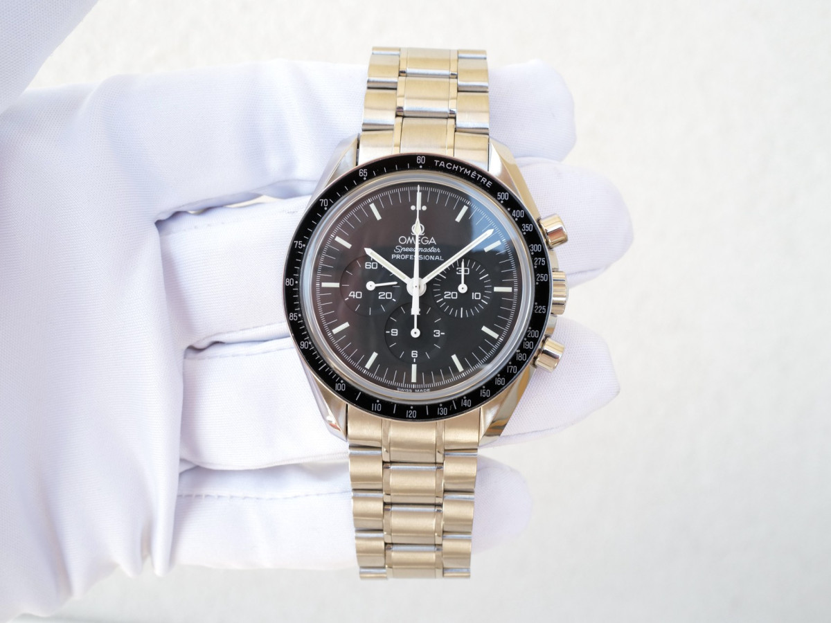 Швейцарские часы Omega Speedmaster Professional Moonwatch Open Case Back 42