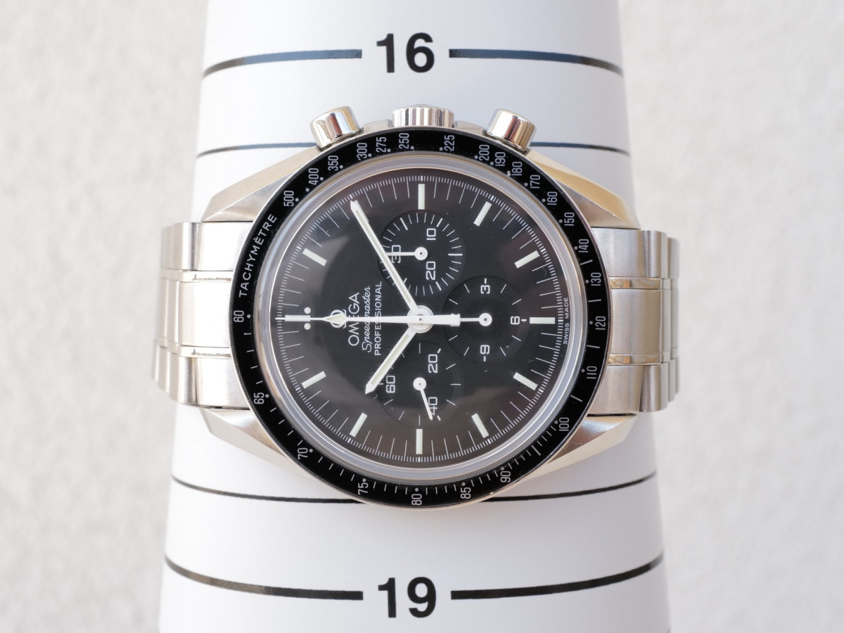 Швейцарские часы Omega Speedmaster Professional Moonwatch Open Case Back 42