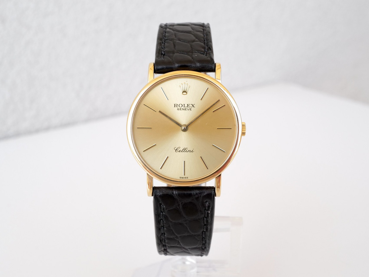 Швейцарские часы Rolex Cellini 18K Yellow Gold Manual Winding 32